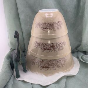 Vintage Pyrex Cream Speckled Nesting Bowls (3) Forest Fancies  Mushroom Design